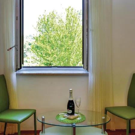 Apartment 2 Bedroom Awesome In *
