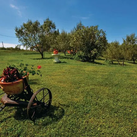 Apartment 2 Bedroom Awesome In Portorož